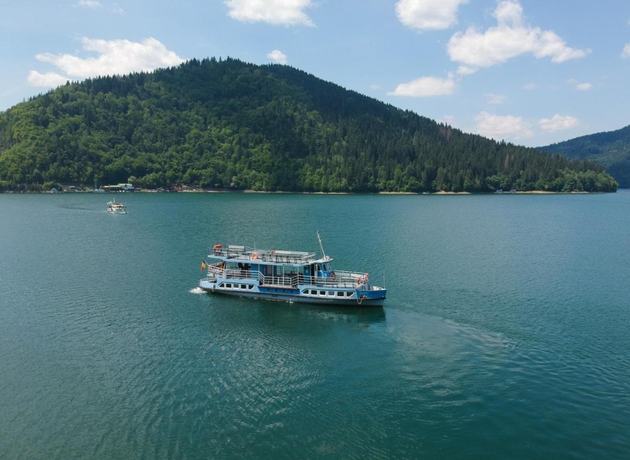 Hotel Plutitor Lebada Bicaz Εξωτερικό φωτογραφία