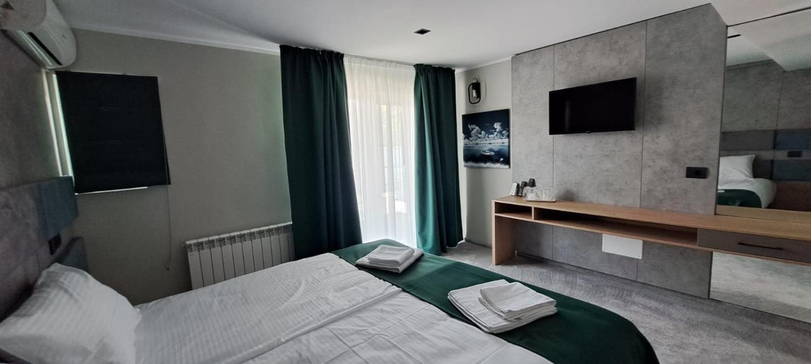 Hotel Plutitor Lebada Bicaz Εξωτερικό φωτογραφία