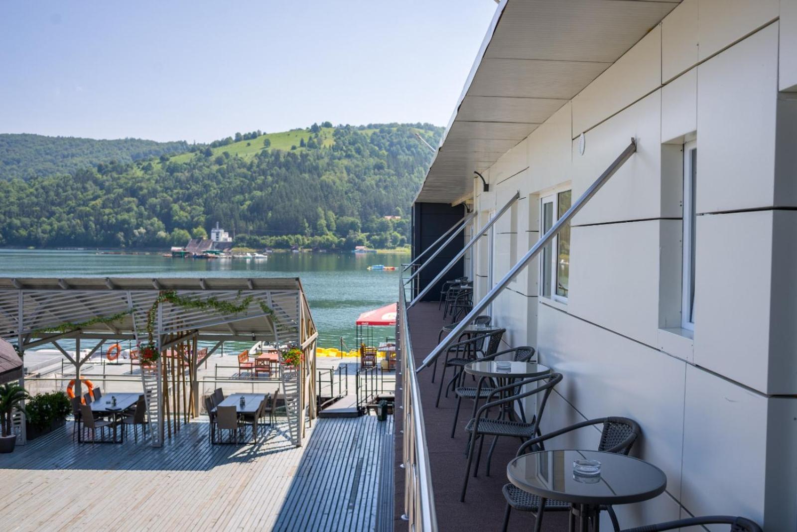 Hotel Plutitor Lebada Bicaz Εξωτερικό φωτογραφία